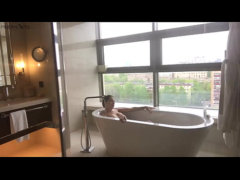 ❤️ Riesiges Babe wichst leidenschaftlich ihre Muschi im Badezimmer ❌ Hard porn bei uns ﹏